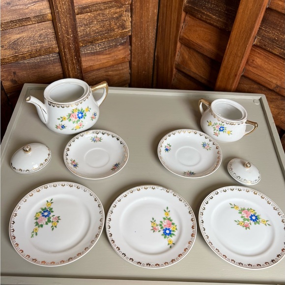 Other - Children’s porcelain 9 pieces china tea set. Flowers w/ gold accents. Adorable🥰